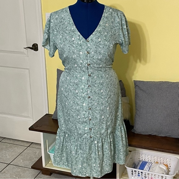 MPH Collection Dresses & Skirts - MPH Collection Button-Front Floral Midi Dress